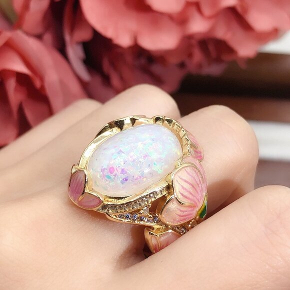 Vintage Style Large Oval Opal Ring - Picture 1 of 6